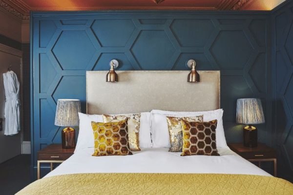 Gorgeous Hotel Room King Size Bed